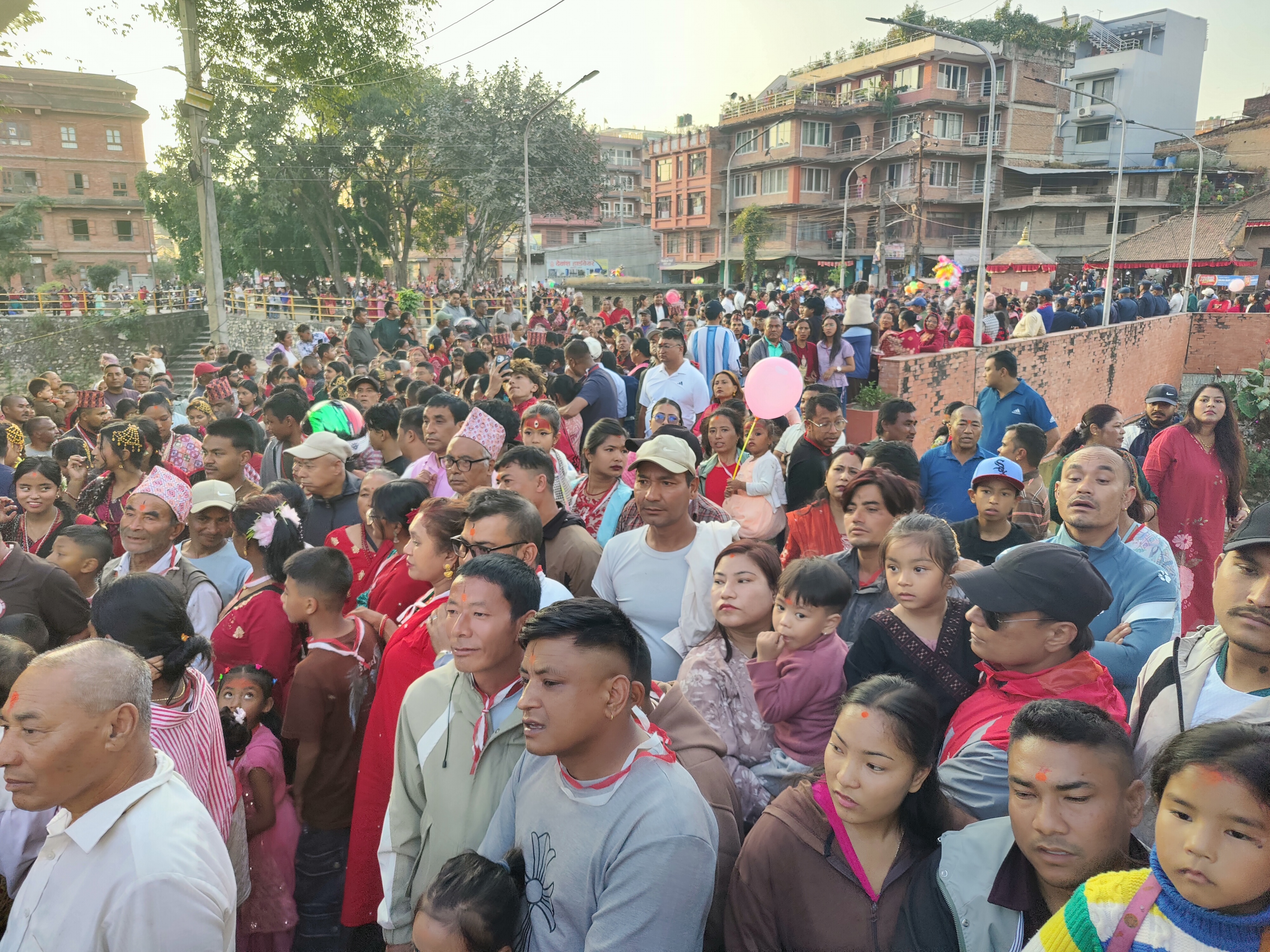 ब्रह्मायणी जात्रा : बिहानैदेखि भीड